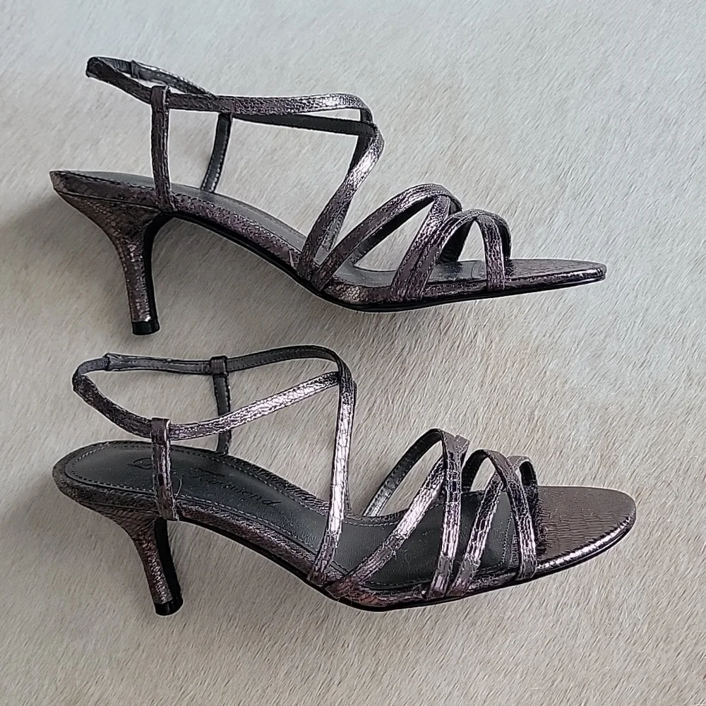 Lulu Townsend Heels Size 6M - Picture 2 of 7